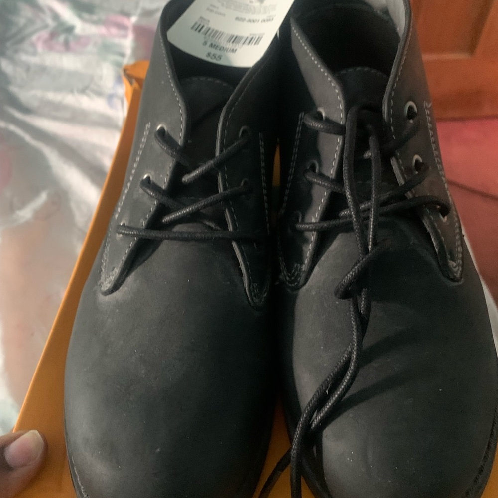 Size 5 medium black off black shoe kids shoe